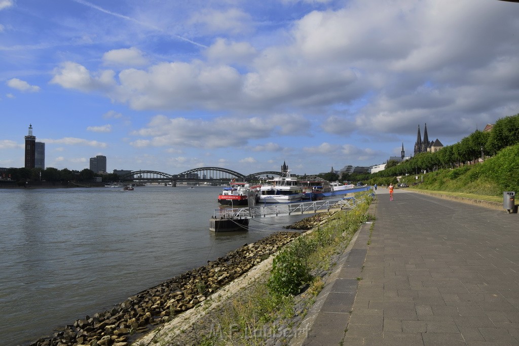 Schiff 1 Koeln in Hoehe der Koelner Zoobruecke P230.JPG - Miklos Laubert